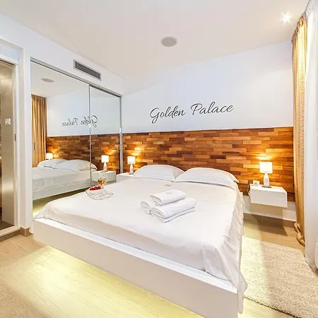 Lägenhet Golden Palace *