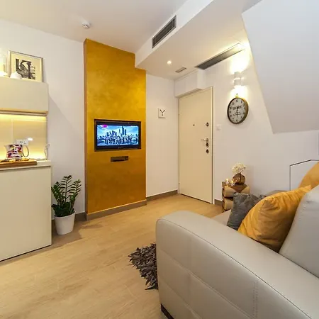 Lägenhet Golden Palace