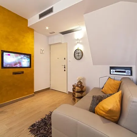 Golden Palace Apartamento